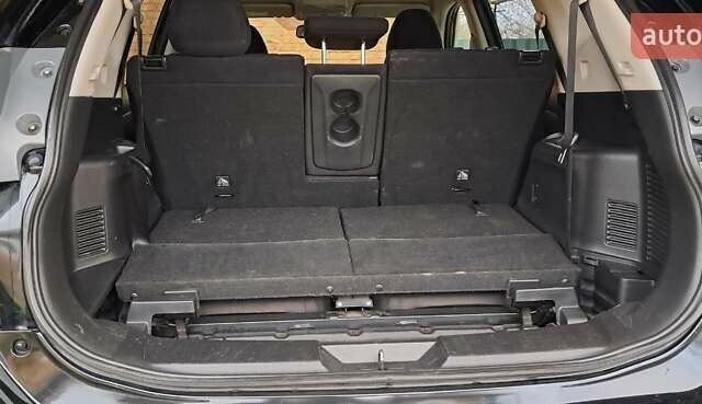 Черный Ниссан ИксТрейл, объемом двигателя 1.6 л и пробегом 202 тыс. км за 17000 $, фото 15 на Automoto.ua