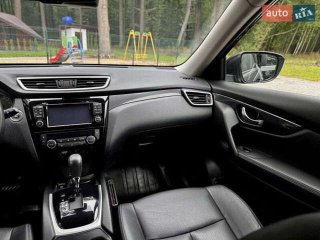 Черный Ниссан ИксТрейл, объемом двигателя 1.6 л и пробегом 160 тыс. км за 17600 $, фото 67 на Automoto.ua