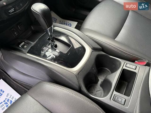 Черный Ниссан ИксТрейл, объемом двигателя 1.6 л и пробегом 184 тыс. км за 18200 $, фото 14 на Automoto.ua