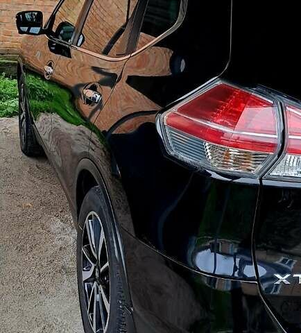 Черный Ниссан ИксТрейл, объемом двигателя 1.6 л и пробегом 202 тыс. км за 17000 $, фото 3 на Automoto.ua