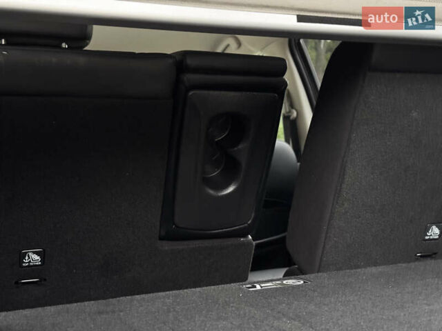 Черный Ниссан ИксТрейл, объемом двигателя 1.6 л и пробегом 160 тыс. км за 17600 $, фото 94 на Automoto.ua