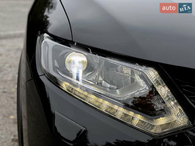 Черный Ниссан ИксТрейл, объемом двигателя 1.6 л и пробегом 160 тыс. км за 17600 $, фото 92 на Automoto.ua