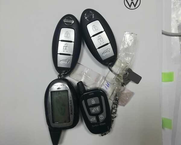 Черный Ниссан ИксТрейл, объемом двигателя 2 л и пробегом 153 тыс. км за 15500 $, фото 8 на Automoto.ua