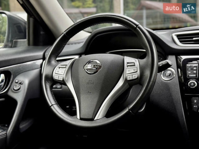 Черный Ниссан ИксТрейл, объемом двигателя 1.6 л и пробегом 160 тыс. км за 17600 $, фото 68 на Automoto.ua