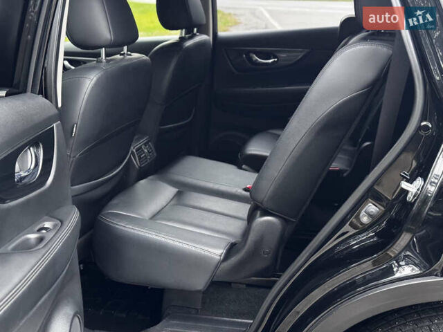 Черный Ниссан ИксТрейл, объемом двигателя 1.6 л и пробегом 160 тыс. км за 17600 $, фото 93 на Automoto.ua