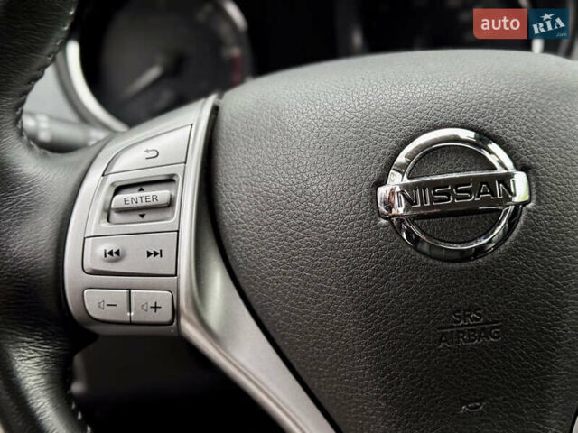 Черный Ниссан ИксТрейл, объемом двигателя 1.6 л и пробегом 160 тыс. км за 17600 $, фото 55 на Automoto.ua