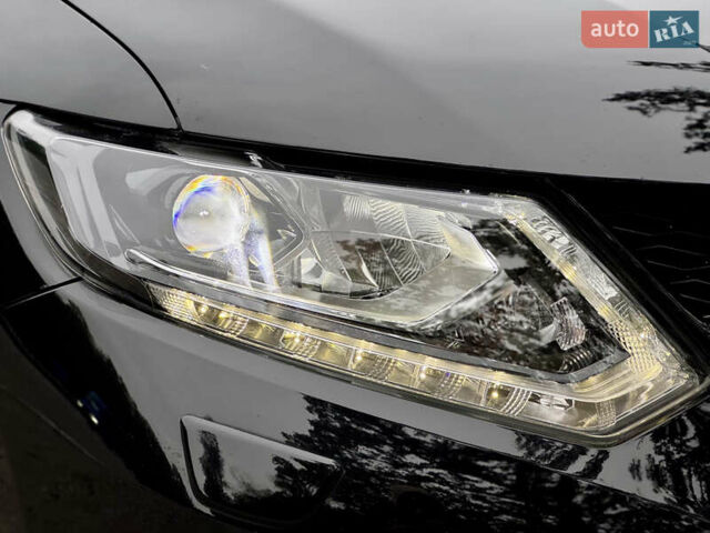 Черный Ниссан ИксТрейл, объемом двигателя 1.6 л и пробегом 160 тыс. км за 17600 $, фото 95 на Automoto.ua