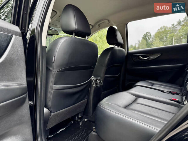 Черный Ниссан ИксТрейл, объемом двигателя 1.6 л и пробегом 160 тыс. км за 17600 $, фото 15 на Automoto.ua