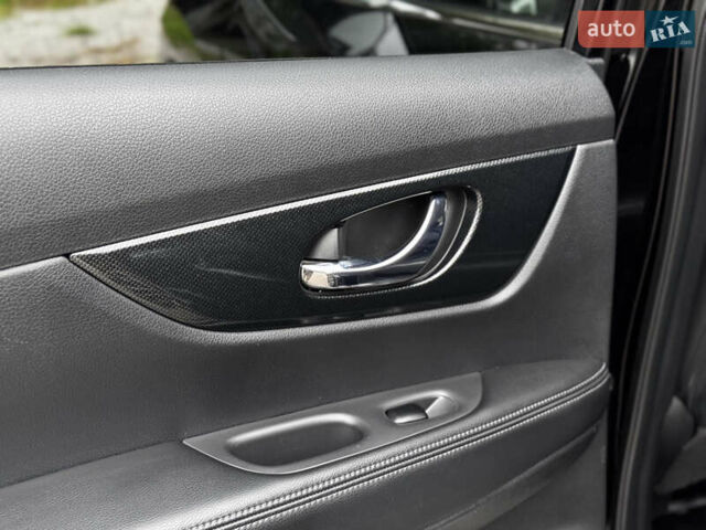 Черный Ниссан ИксТрейл, объемом двигателя 1.6 л и пробегом 160 тыс. км за 17600 $, фото 70 на Automoto.ua