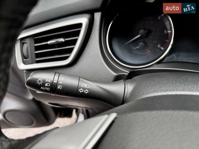 Черный Ниссан ИксТрейл, объемом двигателя 1.6 л и пробегом 160 тыс. км за 17600 $, фото 48 на Automoto.ua