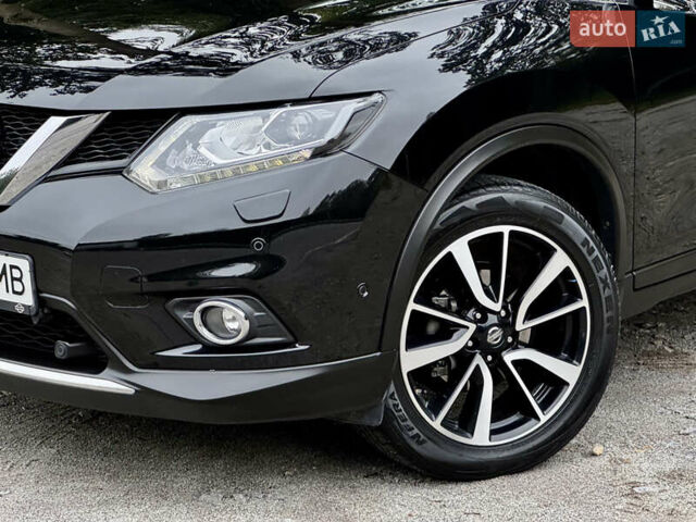 Черный Ниссан ИксТрейл, объемом двигателя 1.6 л и пробегом 160 тыс. км за 17600 $, фото 4 на Automoto.ua