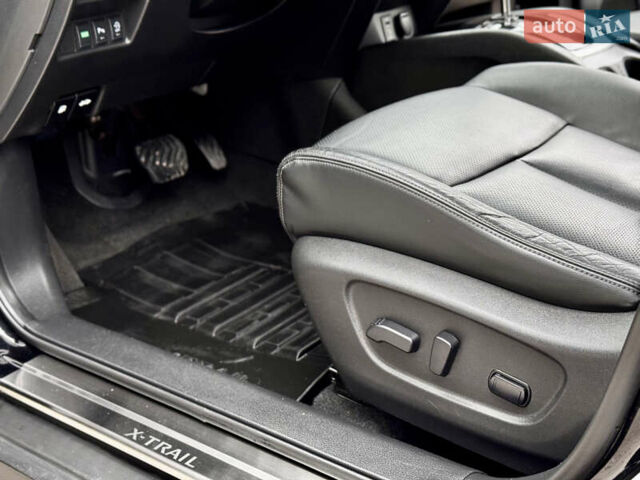 Черный Ниссан ИксТрейл, объемом двигателя 1.6 л и пробегом 160 тыс. км за 17600 $, фото 47 на Automoto.ua