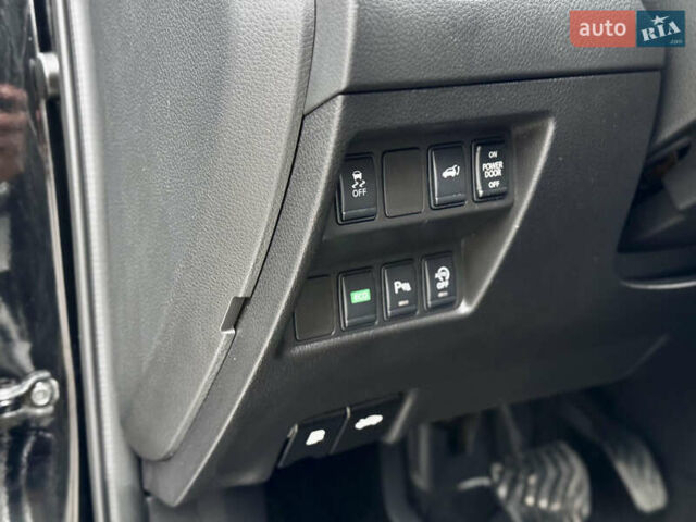 Черный Ниссан ИксТрейл, объемом двигателя 1.6 л и пробегом 160 тыс. км за 17600 $, фото 49 на Automoto.ua