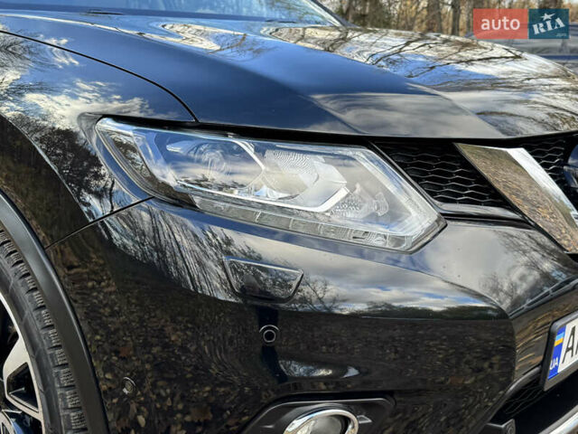 Черный Ниссан ИксТрейл, объемом двигателя 1.6 л и пробегом 215 тыс. км за 18200 $, фото 10 на Automoto.ua