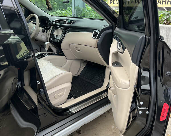 Черный Ниссан ИксТрейл, объемом двигателя 2.49 л и пробегом 92 тыс. км за 22000 $, фото 13 на Automoto.ua