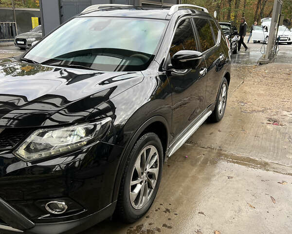 Черный Ниссан ИксТрейл, объемом двигателя 2.49 л и пробегом 92 тыс. км за 22000 $, фото 3 на Automoto.ua