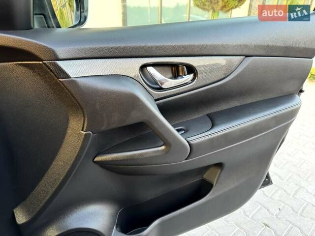 Черный Ниссан ИксТрейл, объемом двигателя 2 л и пробегом 220 тыс. км за 17990 $, фото 45 на Automoto.ua