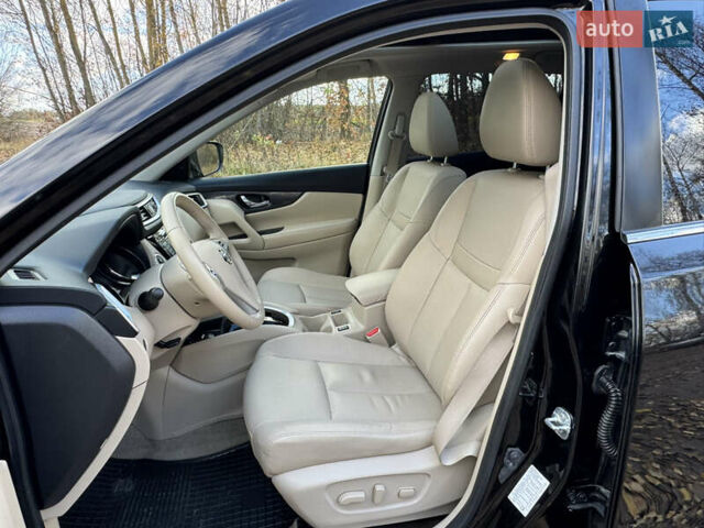 Черный Ниссан ИксТрейл, объемом двигателя 1.6 л и пробегом 215 тыс. км за 18200 $, фото 17 на Automoto.ua