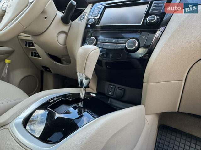 Черный Ниссан ИксТрейл, объемом двигателя 1.6 л и пробегом 215 тыс. км за 18200 $, фото 31 на Automoto.ua