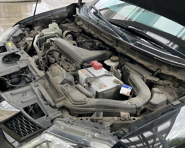 Черный Ниссан ИксТрейл, объемом двигателя 2.49 л и пробегом 92 тыс. км за 22000 $, фото 32 на Automoto.ua