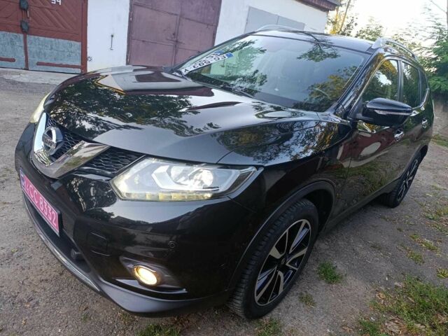 Чорний Ніссан ІксТрейл, об'ємом двигуна 1 л та пробігом 216 тис. км за 18000 $, фото 1 на Automoto.ua