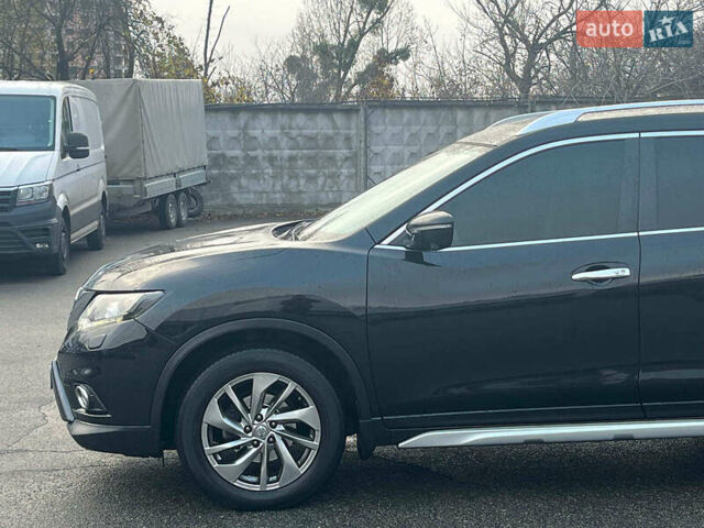 Черный Ниссан ИксТрейл, объемом двигателя 2.5 л и пробегом 92 тыс. км за 22990 $, фото 5 на Automoto.ua