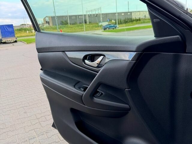 Черный Ниссан ИксТрейл, объемом двигателя 1.6 л и пробегом 228 тыс. км за 16800 $, фото 6 на Automoto.ua