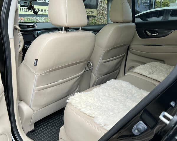 Черный Ниссан ИксТрейл, объемом двигателя 2.49 л и пробегом 92 тыс. км за 22000 $, фото 12 на Automoto.ua