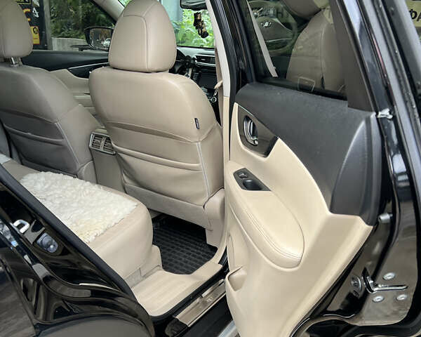 Черный Ниссан ИксТрейл, объемом двигателя 2.49 л и пробегом 92 тыс. км за 22000 $, фото 14 на Automoto.ua