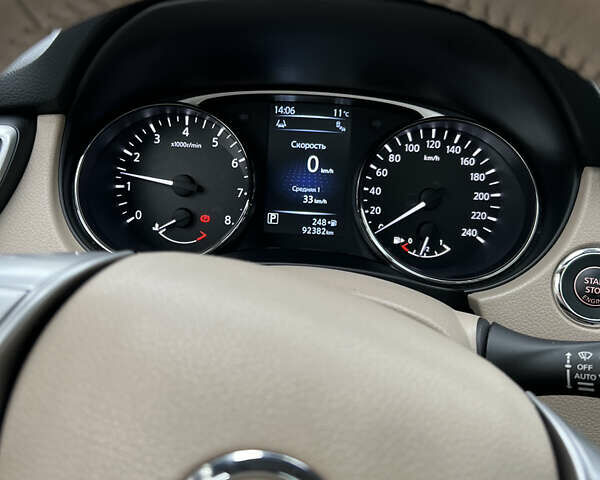 Черный Ниссан ИксТрейл, объемом двигателя 2.49 л и пробегом 92 тыс. км за 22000 $, фото 6 на Automoto.ua