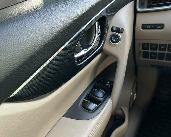 Черный Ниссан ИксТрейл, объемом двигателя 2.49 л и пробегом 92 тыс. км за 22000 $, фото 9 на Automoto.ua