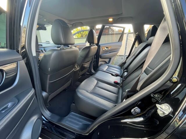 Черный Ниссан ИксТрейл, объемом двигателя 2 л и пробегом 50 тыс. км за 12300 $, фото 8 на Automoto.ua