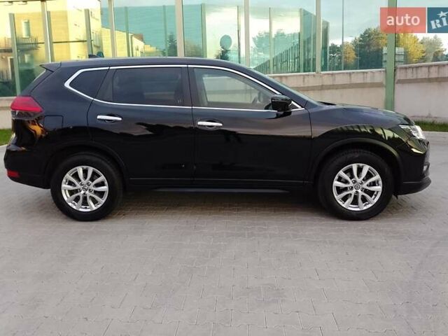Черный Ниссан ИксТрейл, объемом двигателя 1.6 л и пробегом 63 тыс. км за 16500 $, фото 6 на Automoto.ua