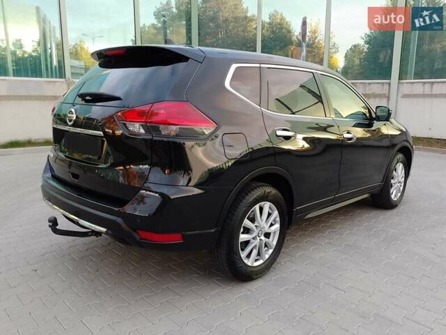 Черный Ниссан ИксТрейл, объемом двигателя 1.6 л и пробегом 63 тыс. км за 16500 $, фото 3 на Automoto.ua