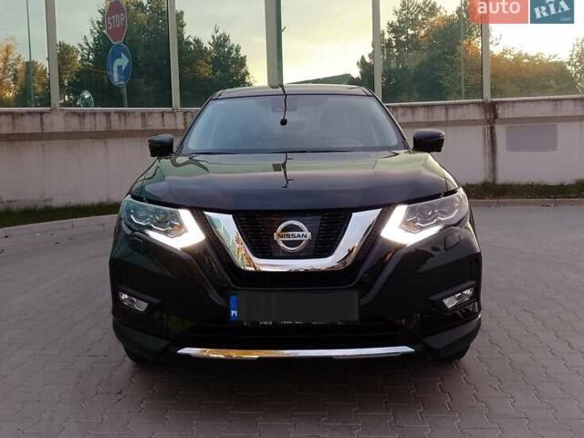 Черный Ниссан ИксТрейл, объемом двигателя 1.6 л и пробегом 63 тыс. км за 16500 $, фото 2 на Automoto.ua