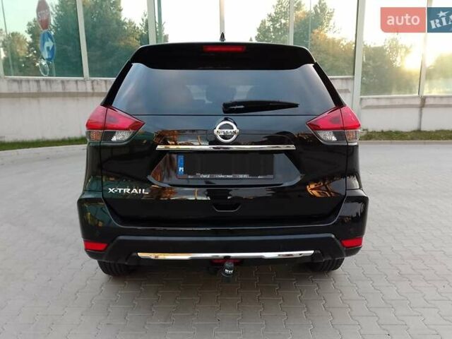 Черный Ниссан ИксТрейл, объемом двигателя 1.6 л и пробегом 63 тыс. км за 16500 $, фото 1 на Automoto.ua