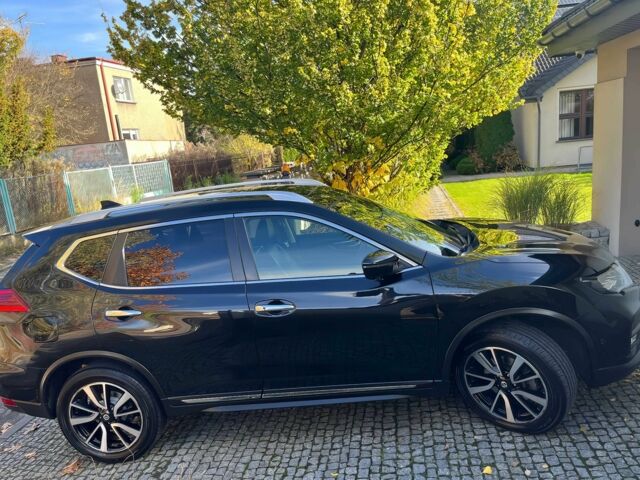 Черный Ниссан ИксТрейл, объемом двигателя 2 л и пробегом 50 тыс. км за 12300 $, фото 3 на Automoto.ua