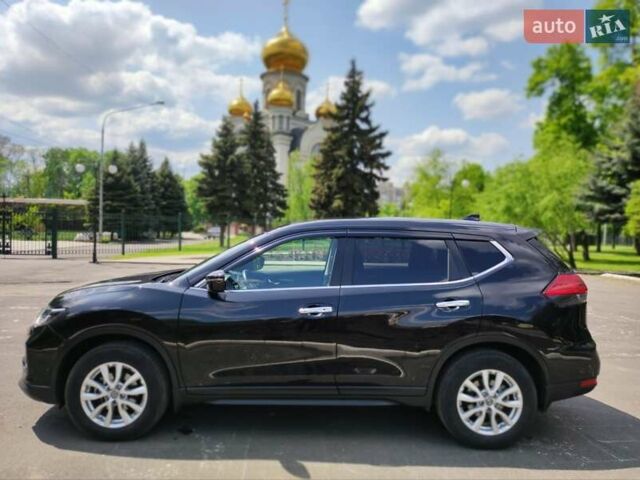 Черный Ниссан ИксТрейл, объемом двигателя 1.6 л и пробегом 65 тыс. км за 24200 $, фото 3 на Automoto.ua