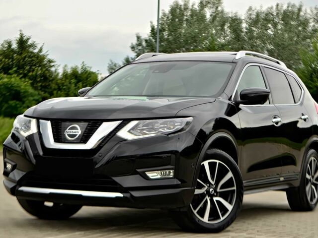 Черный Ниссан ИксТрейл, объемом двигателя 1.6 л и пробегом 47 тыс. км за 13800 $, фото 1 на Automoto.ua