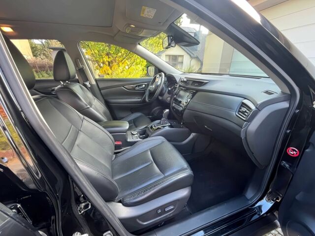 Черный Ниссан ИксТрейл, объемом двигателя 2 л и пробегом 50 тыс. км за 12300 $, фото 10 на Automoto.ua