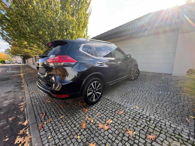 Черный Ниссан ИксТрейл, объемом двигателя 2 л и пробегом 50 тыс. км за 12300 $, фото 4 на Automoto.ua