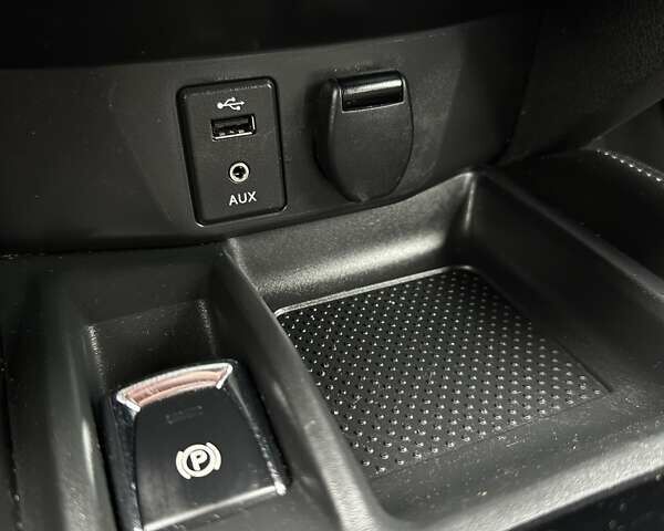 Чорний Ніссан ІксТрейл, об'ємом двигуна 1.3 л та пробігом 169 тис. км за 17500 $, фото 20 на Automoto.ua