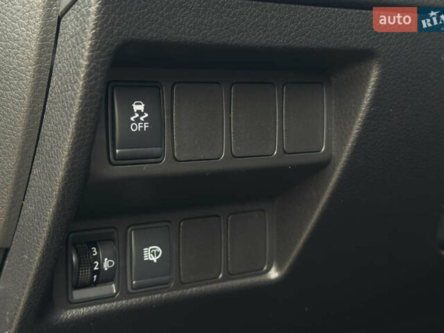 Черный Ниссан ИксТрейл, объемом двигателя 2 л и пробегом 129 тыс. км за 18300 $, фото 14 на Automoto.ua