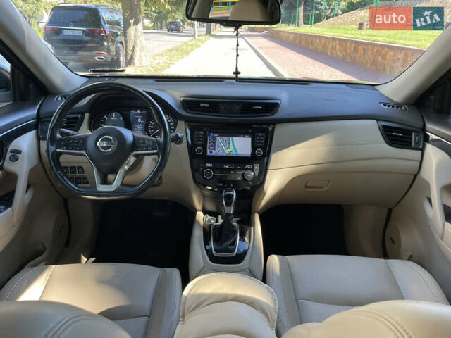 Черный Ниссан ИксТрейл, объемом двигателя 1.6 л и пробегом 87 тыс. км за 24300 $, фото 11 на Automoto.ua