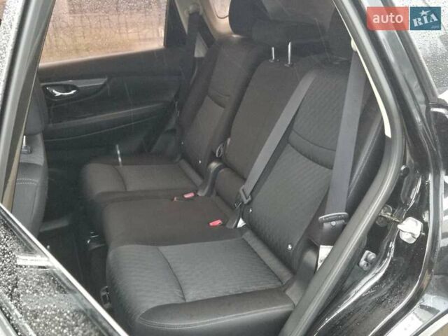 Черный Ниссан ИксТрейл, объемом двигателя 2 л и пробегом 133 тыс. км за 17900 $, фото 12 на Automoto.ua