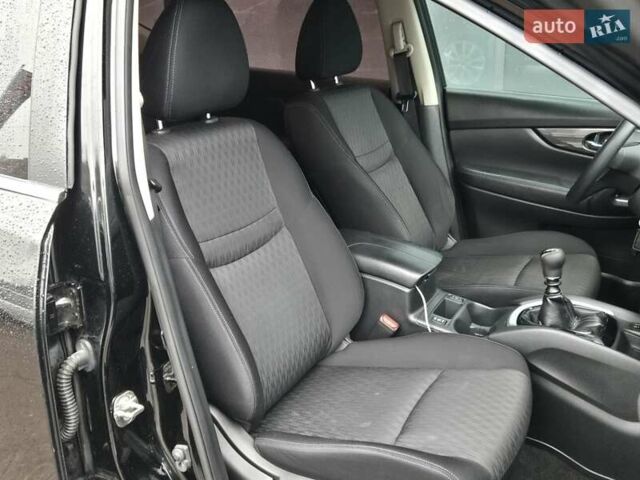 Черный Ниссан ИксТрейл, объемом двигателя 2 л и пробегом 133 тыс. км за 17900 $, фото 10 на Automoto.ua