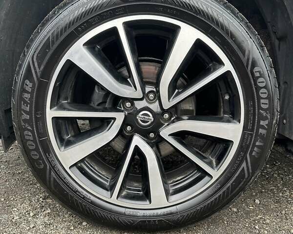 Чорний Ніссан ІксТрейл, об'ємом двигуна 1.3 л та пробігом 169 тис. км за 17500 $, фото 7 на Automoto.ua