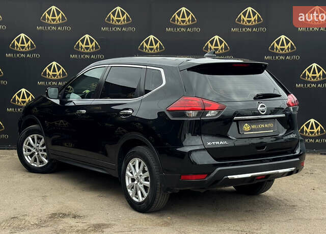Черный Ниссан ИксТрейл, объемом двигателя 2 л и пробегом 129 тыс. км за 18300 $, фото 3 на Automoto.ua