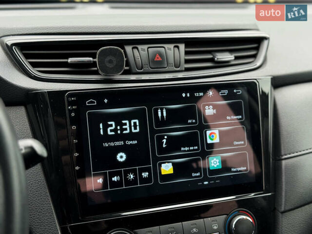 Черный Ниссан ИксТрейл, объемом двигателя 2 л и пробегом 129 тыс. км за 18300 $, фото 25 на Automoto.ua