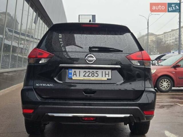 Черный Ниссан ИксТрейл, объемом двигателя 2 л и пробегом 133 тыс. км за 17900 $, фото 5 на Automoto.ua